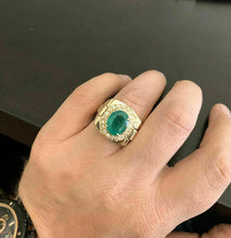 Load image into Gallery viewer, 5.70 Carats Natural Emerald and Diamond 18K Solid Yellow Gold Men&#39;s Ring