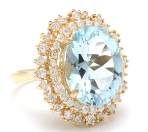 11.40 Carats Exquisite Natural Aquamarine and Diamond 14K Solid Yellow Gold Ring