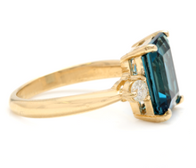 Load image into Gallery viewer, 3.48 Carats Impressive Natural London Blue Topaz and Diamond 14K Yellow Gold Ring